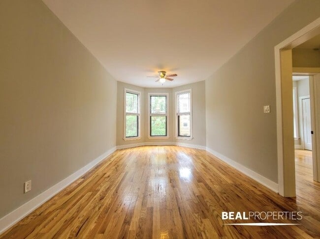 3 bedroom in CHICAGO IL 60657 - 3 bedroom in CHICAGO IL 60657 Unidad 2 Rental