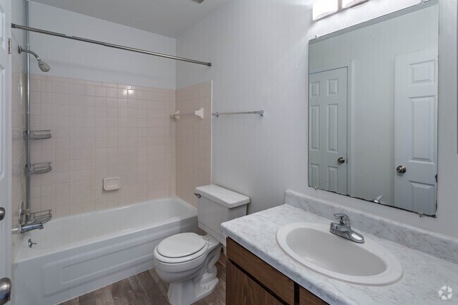 2 BR, 1.5 BA - 810 SF