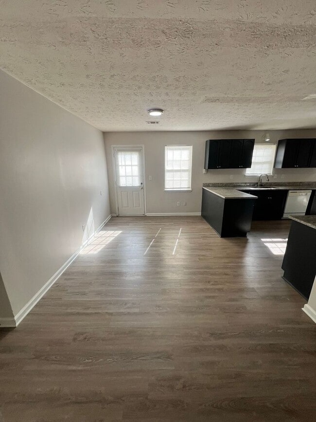 Photo - READY NOW!!! Beautiful 3 bedroom 2 bath HOME in Snellville!