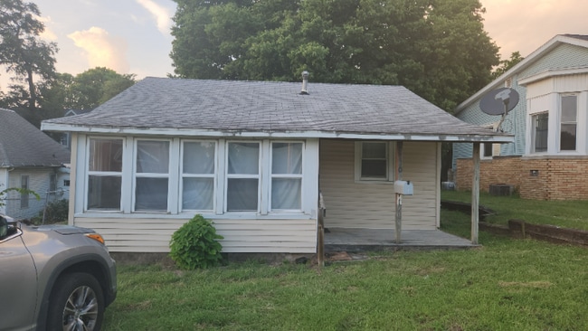 Photo - 108 E Main St Casa