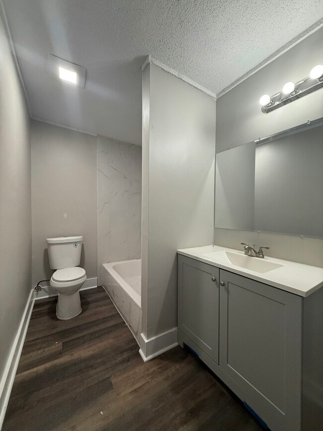 Photo - 705 Harahan Rd