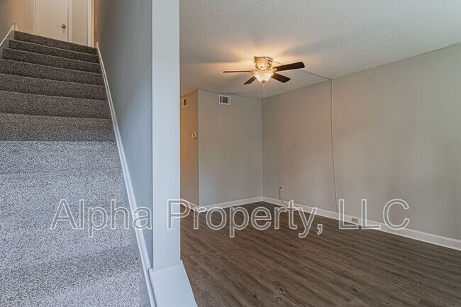 Photo - 501 Edwards Rd