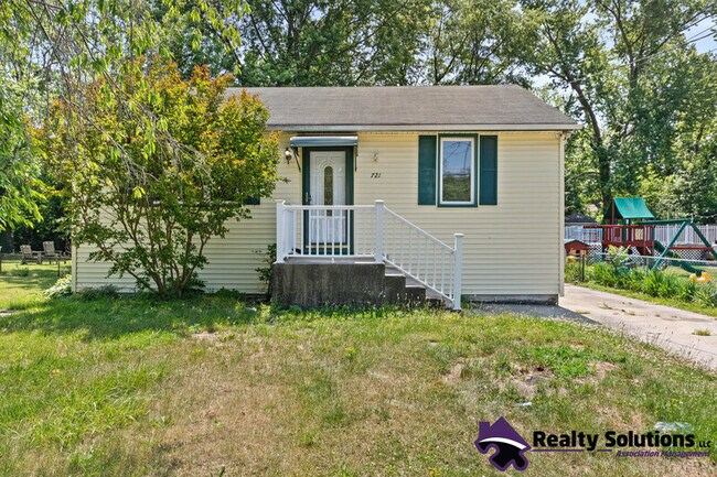 Photo - 721 Tacoma Blvd