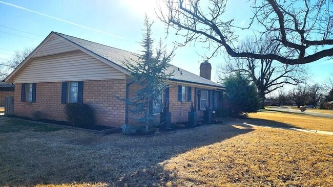 Photo - Beautiful 3 Bed 2 Bath Corner Lot