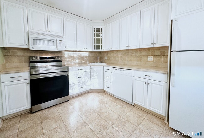 Photo - 153 Penn Common Unit 153