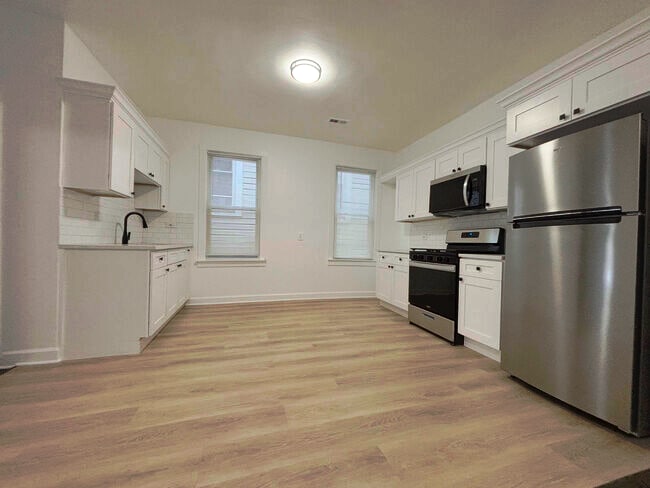 Photo - 4537 S Hermitage Ave