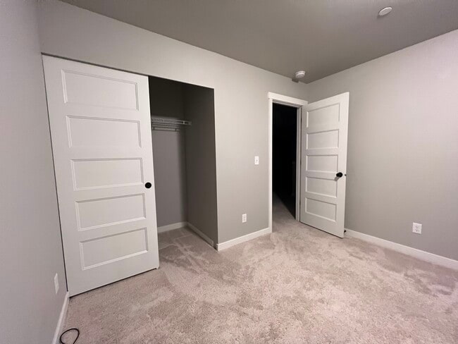 Furnished room - 13914 35th Pl W