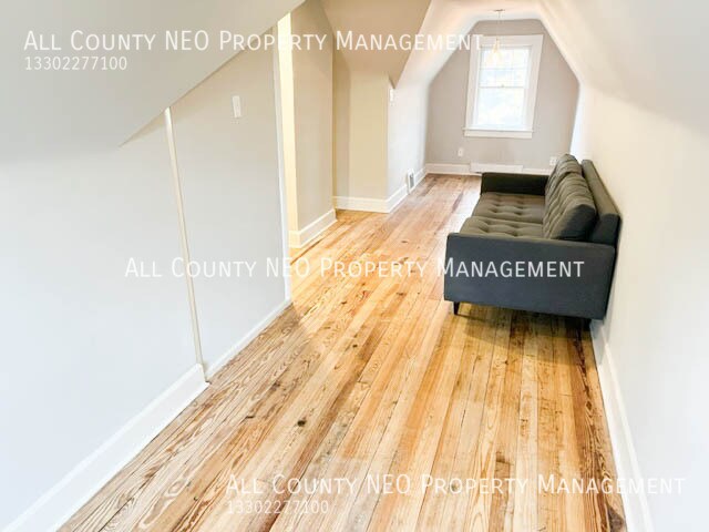 Photo - 18226 Winslow Rd Unit Upper