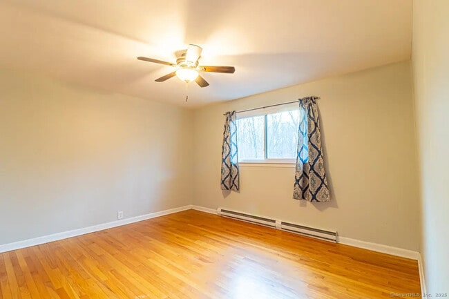 Photo - 405 Noank Ledyard Rd