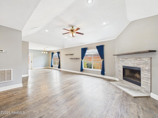 Photo - 115 La Rue Vil