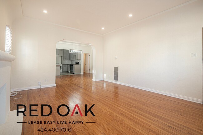 Photo - Amazing Two Bedroom with Large Windows, Re... Unit 332