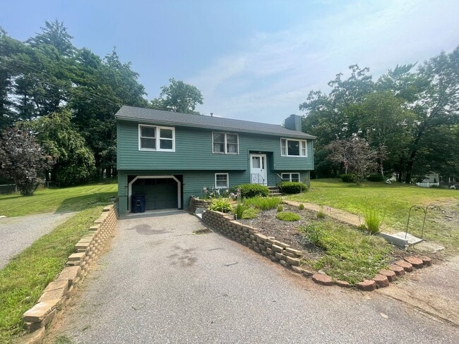 Building Photo - 3 Bedroom on a Large Plot Rental