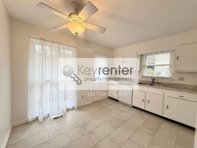 Photo - 1010 Summer St