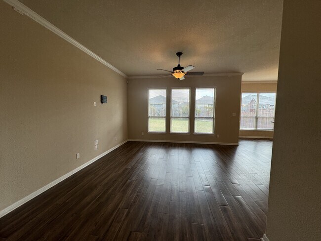 Photo - 507 Wyndcrest Drive