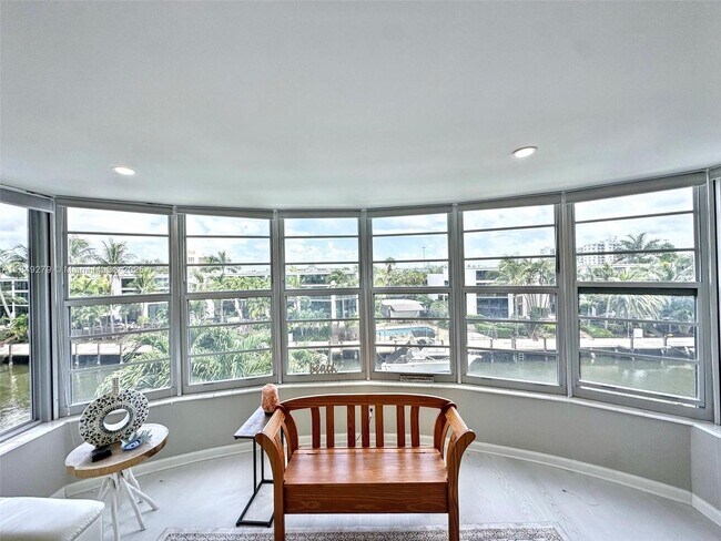 Building Photo - 3051 NE 48th St Unit 307 Rental