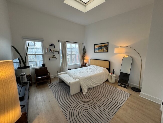 Photo - 208 9th St NE