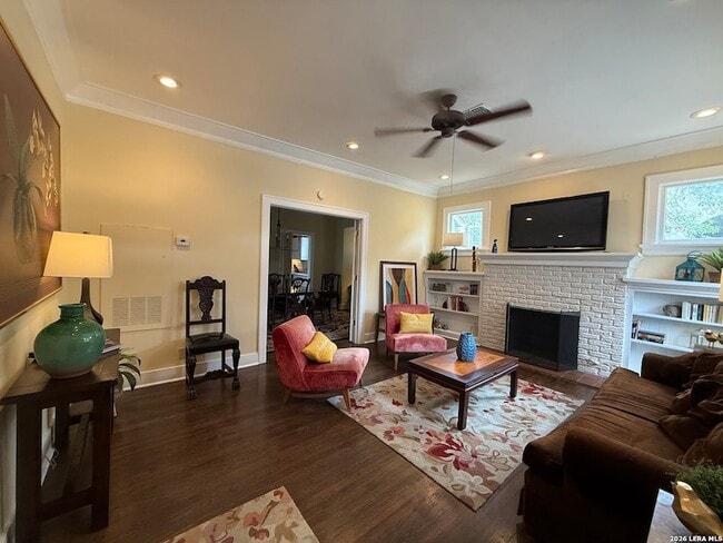 Photo - 402 W Elsmere Pl