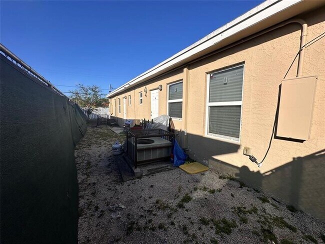 Photo - 728 SW 6th St Unit B