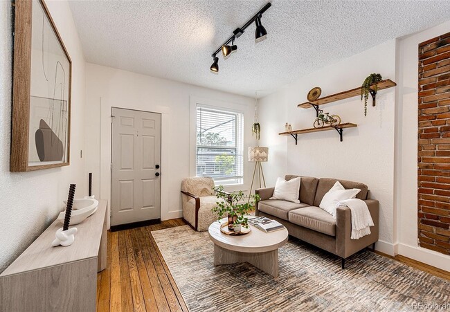 Photo - 121 E 8th Ave
