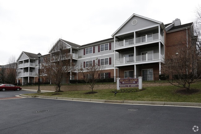 Primary Photo - Salony House