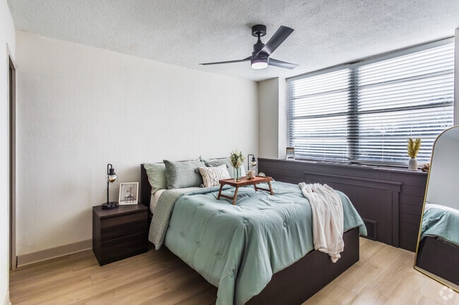 1BR, 1BA - 615SF - Bedroom