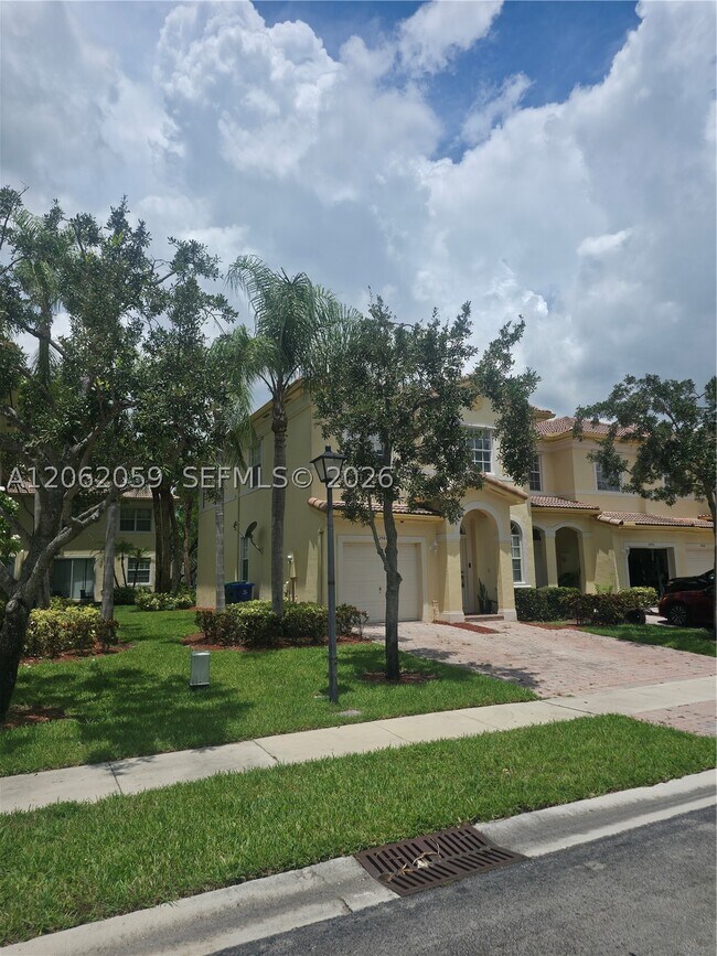 Building Photo - 2584 SW 84th Terrace Unit 101