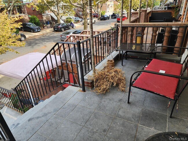 Photo - 1348 E 99th St