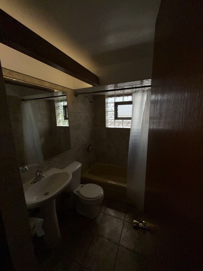 Photo - 3558 N Nagle Ave Unit 3N