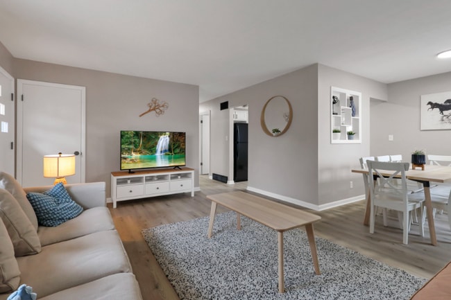 Photo - 1833 Berkeley Rd