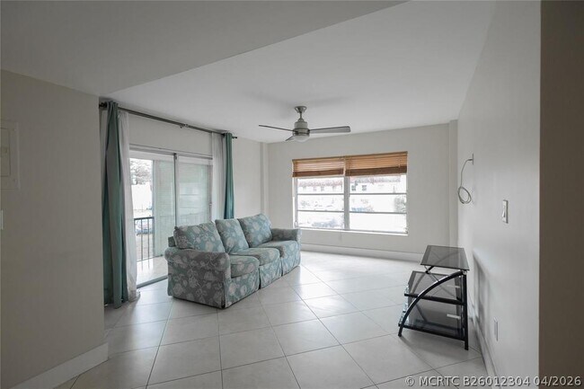 Photo - 4152 Inverrary Dr Unit 202