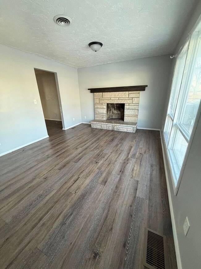 Photo - 2 Bedroom / 1 Bath - Daleville Schools