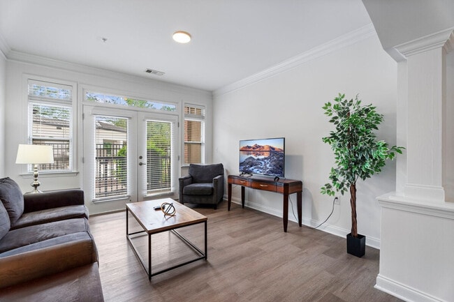 Building Photo - 2018 Renaissance Park Pl Unit ID1390083P