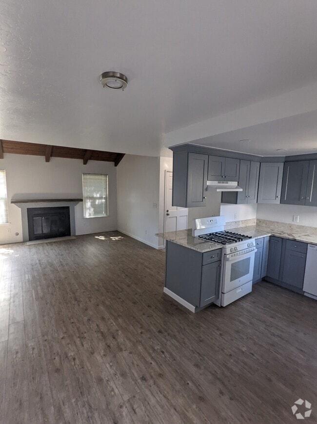 Building Photo - 1118 S Edison St Rental