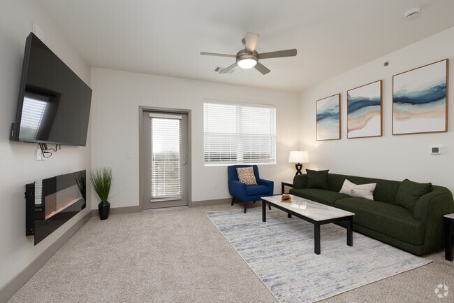 2BR, 2BA - 1,075SF - Living Room