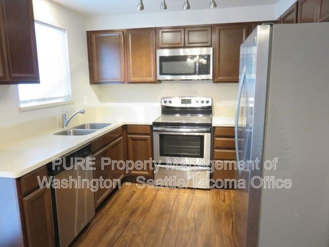 Photo - 511 Malibu Dr SE