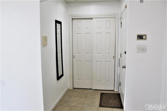 Building Photo - 1003 Woodhaven Dr