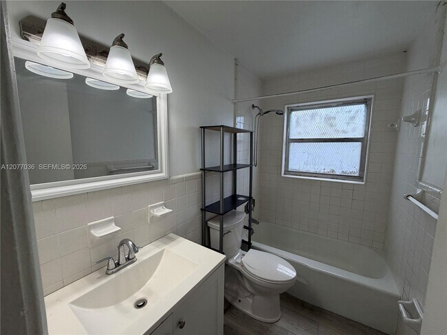 1245 W 35th St Unit 2