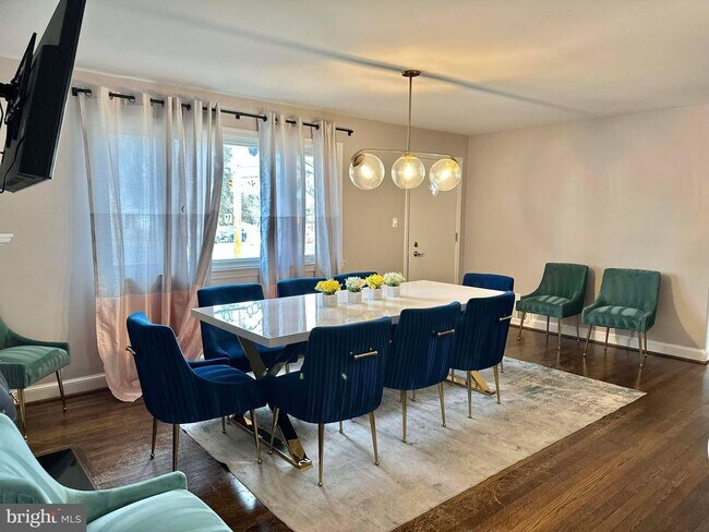 Photo - 5400 Williamsburg Blvd