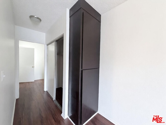 Photo - 1137 W 36th Pl Unit 9