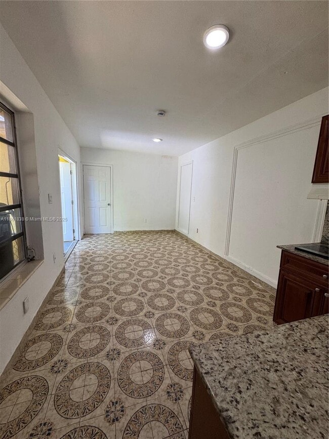Photo - 100 NW 64th Ct