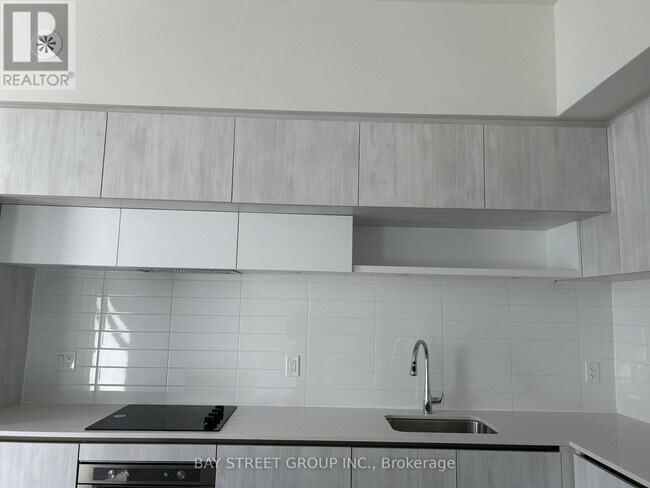 Photo - 6 Steckley House Ln