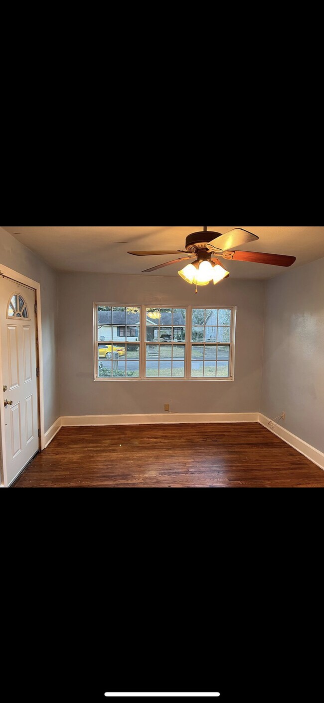Photo - 511 Avondale Ct