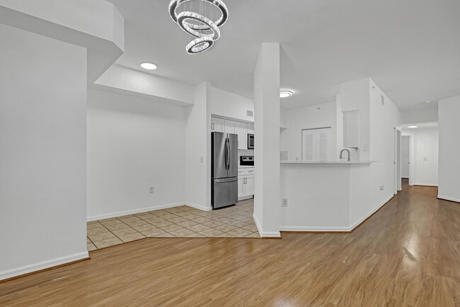 Photo - 340 Crestwood Cir Unit 302