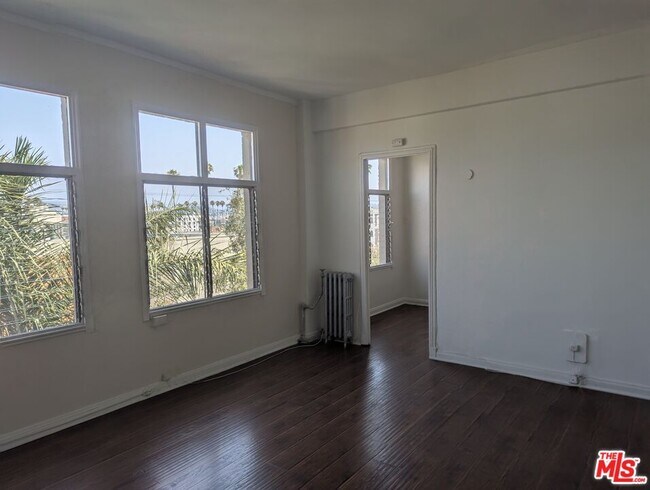 Photo - 634 S Gramercy Pl Condo Unit 605