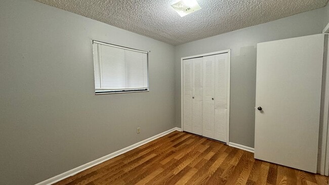 Photo - 2 Bedroom - 1 Bath Condo Available for Imm...