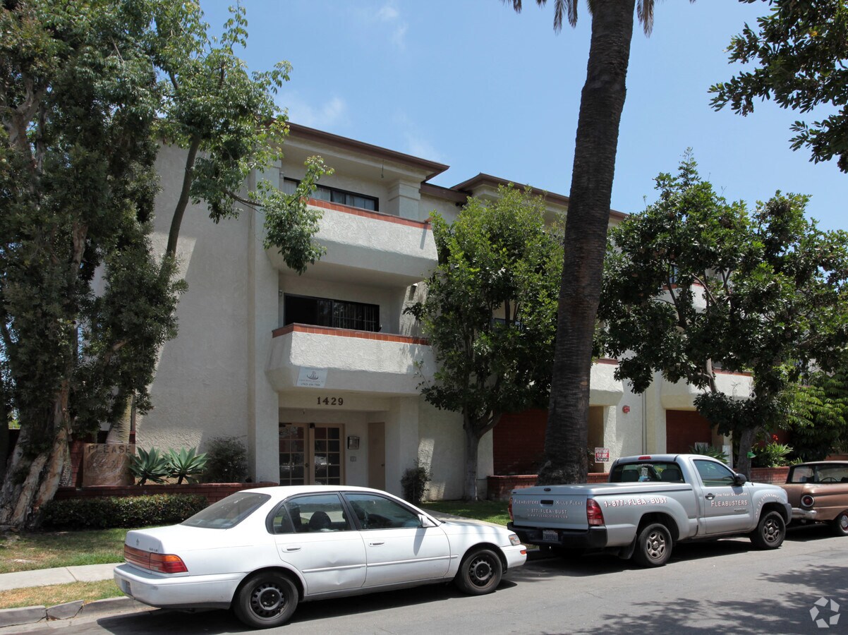 Primary Photo - 1429 E Florida St