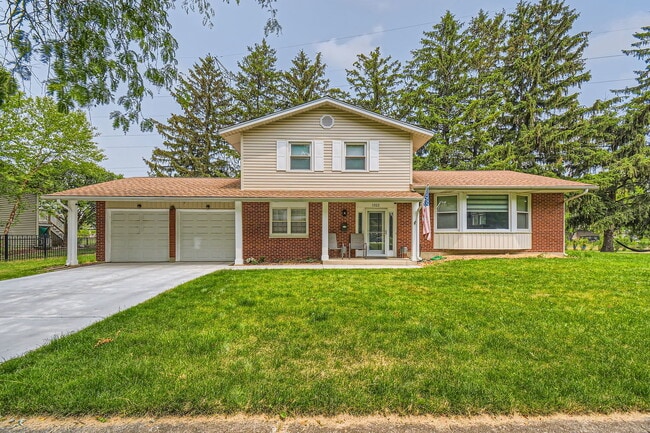 Photo - 1322 E Thurston Dr House