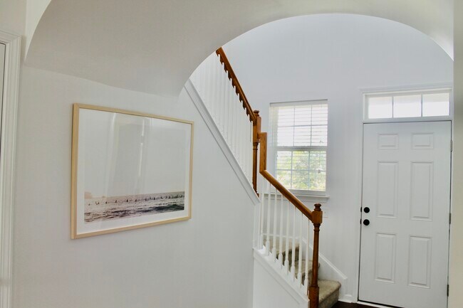 Photo - 193 Old Pond Cir