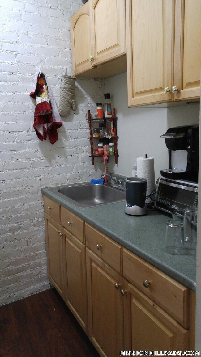 Photo - 888 Huntington Ave Unidad 6