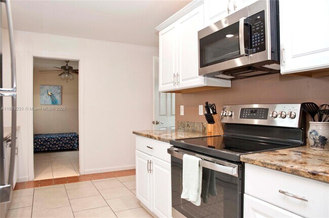 Photo - 458 SE Doat St